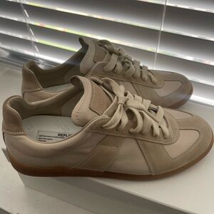 MAISON MARGIELA MENS REPLICA SNEAKERS IN LAMB/PAPYRUS #MM #MaisonMargiela